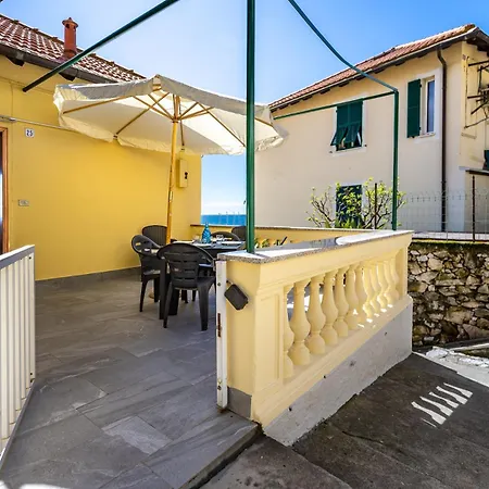 Apartment Hostdomus-marine Sea View *
