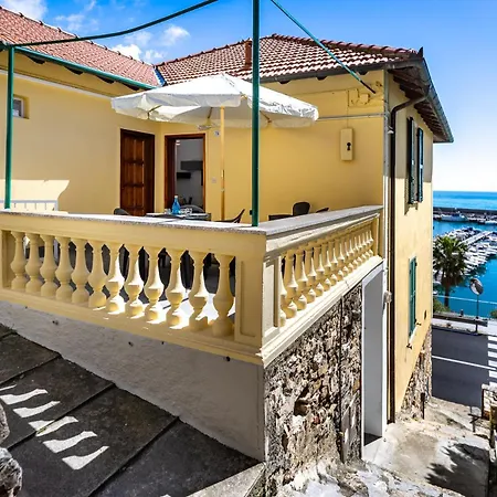 Hostdomus-marine Sea View Finale Ligure
